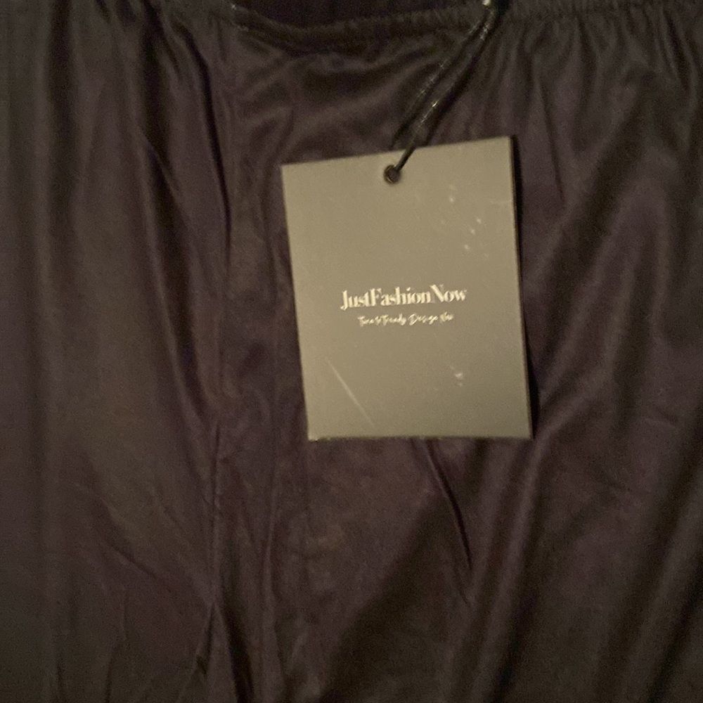 NWT! Leggings with Circle pattern - Picture 5 of 10